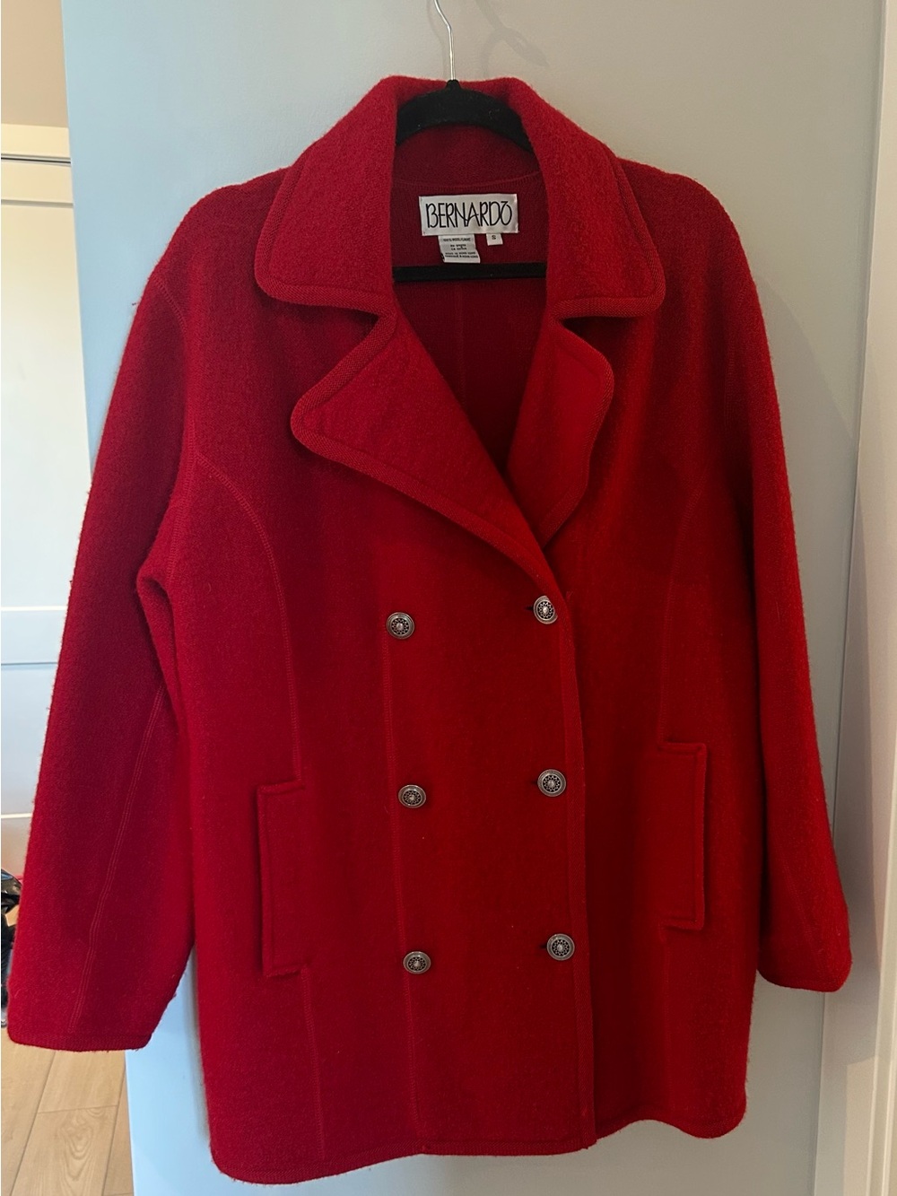 Vintage 1980’s-1990’s Bernardo Women's Vibrant Red 100% wool/laine coat